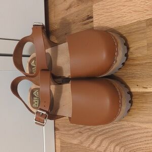 MIA Clogs